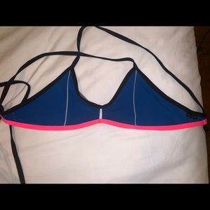 Jolyn vent top. Size medium